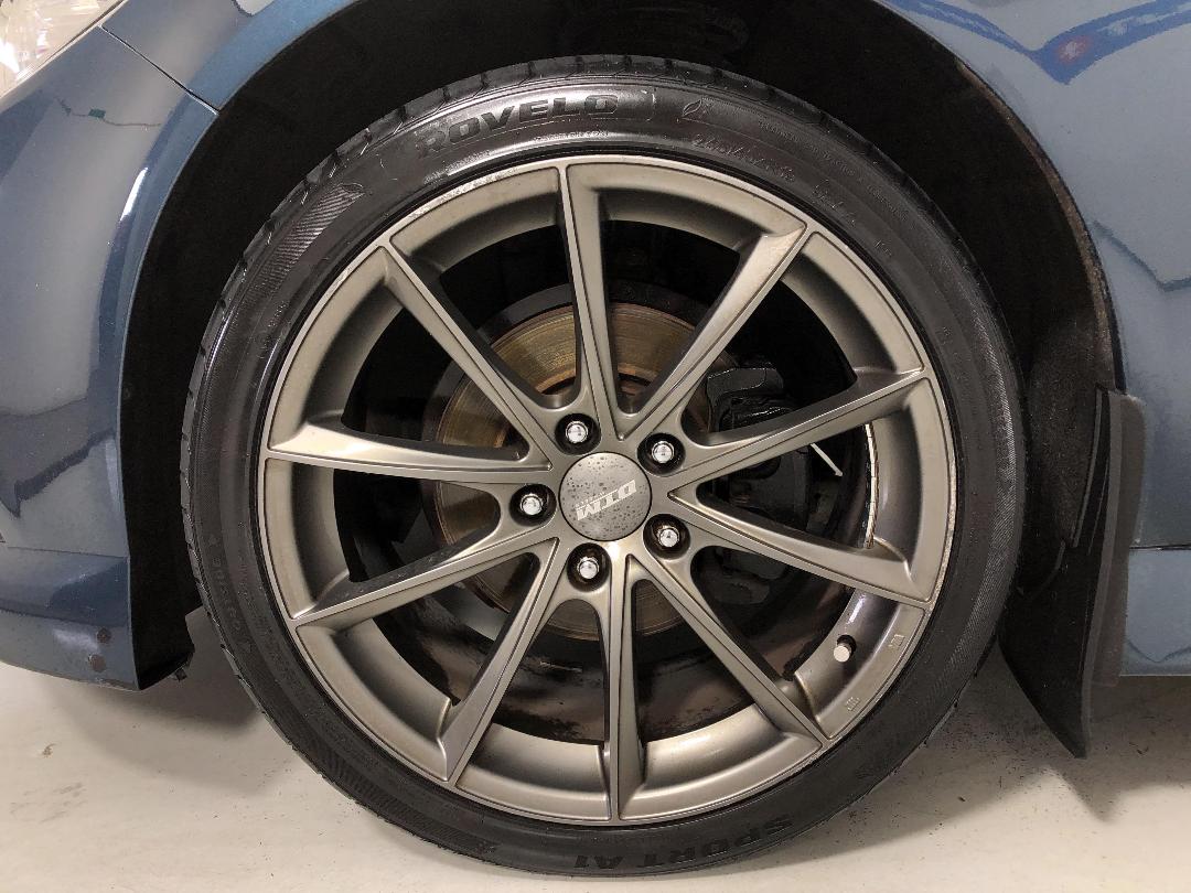 Photo '10' of Holden Commodore Photo '10' of Holden Commodore