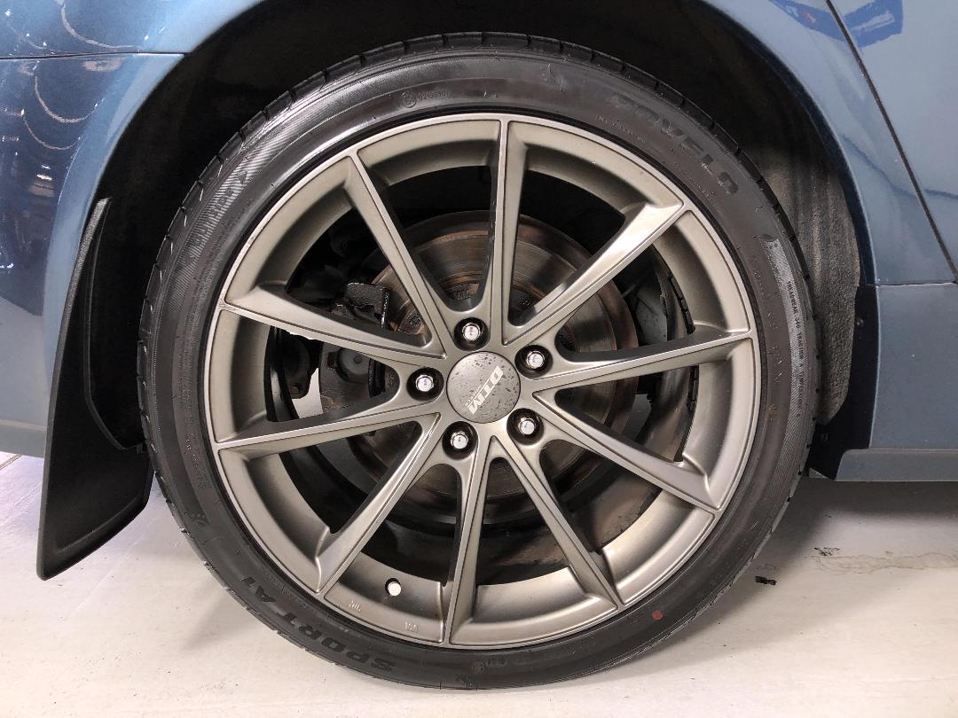 Photo '12' of Holden Commodore Photo '12' of Holden Commodore