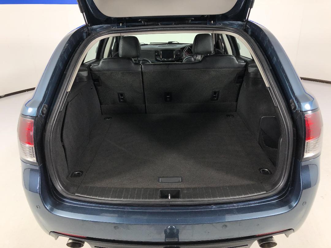 Photo '14' of Holden Commodore Photo '14' of Holden Commodore