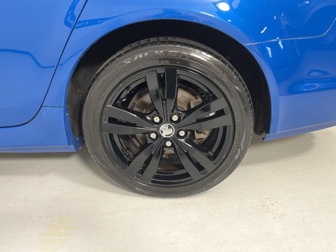 Photo '11' of Holden Commodore