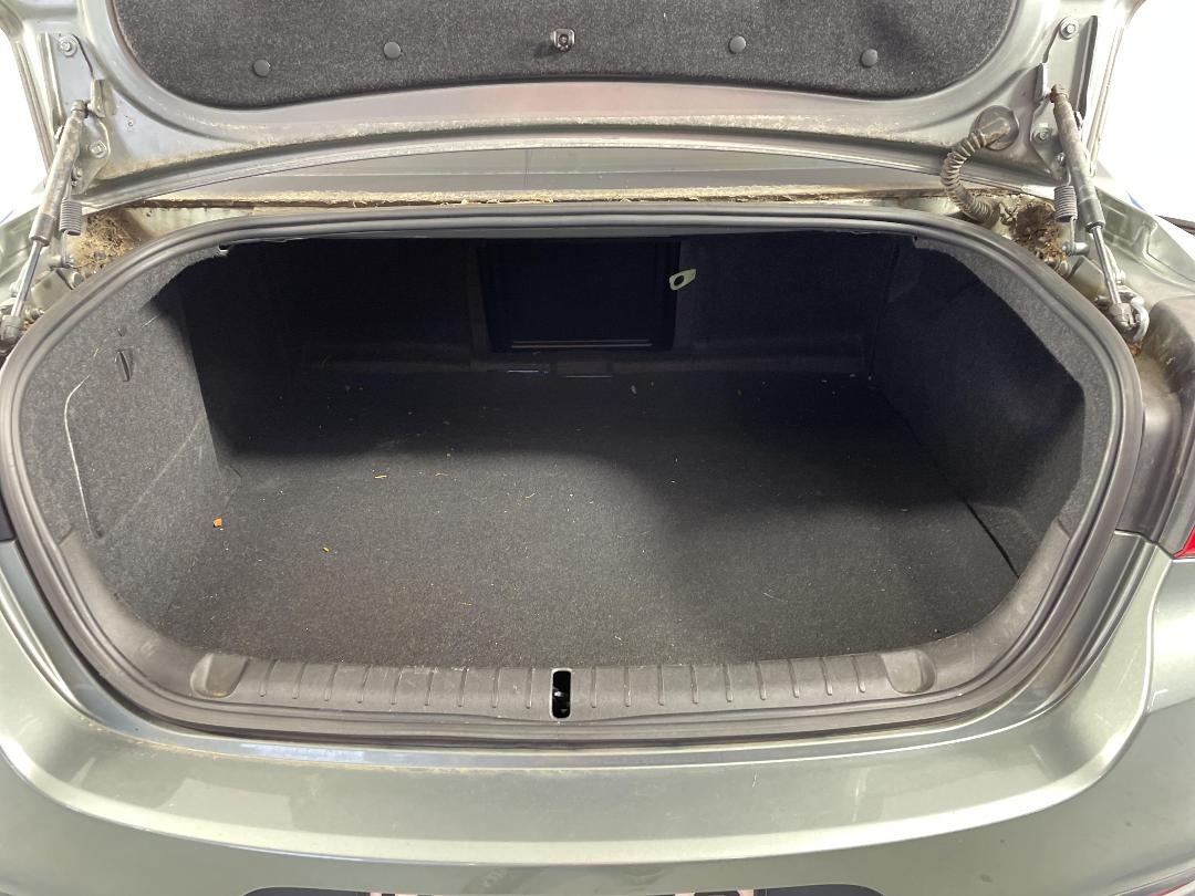 Photo '14' of Holden Commodore