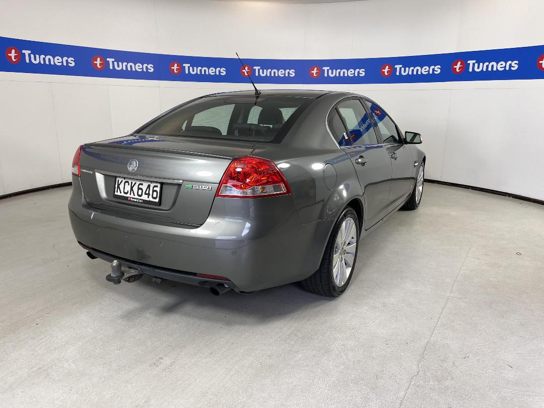 Photo '7' of Holden Commodore Photo '7' of Holden Commodore