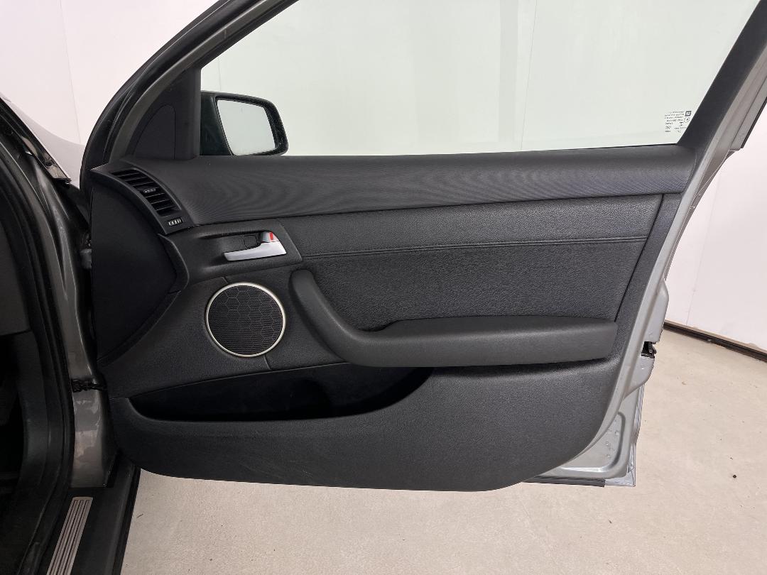 Photo '15' of Holden Commodore Photo '15' of Holden Commodore