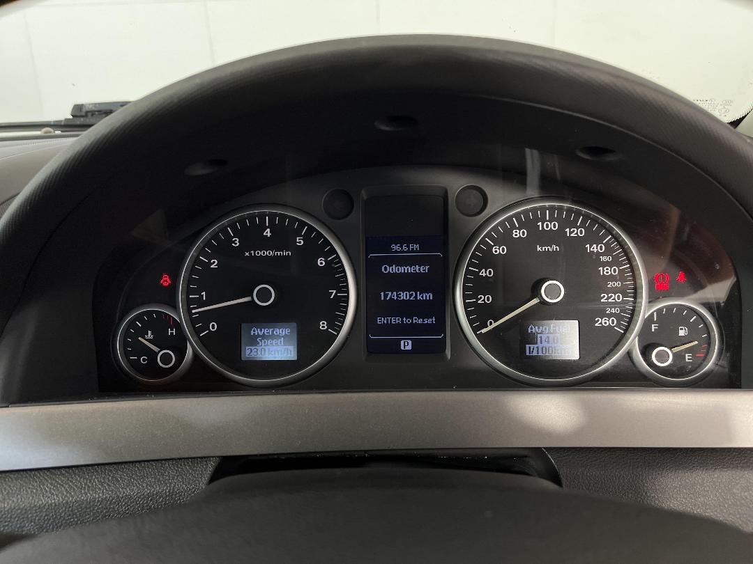 Photo '21' of Holden Commodore Photo '21' of Holden Commodore