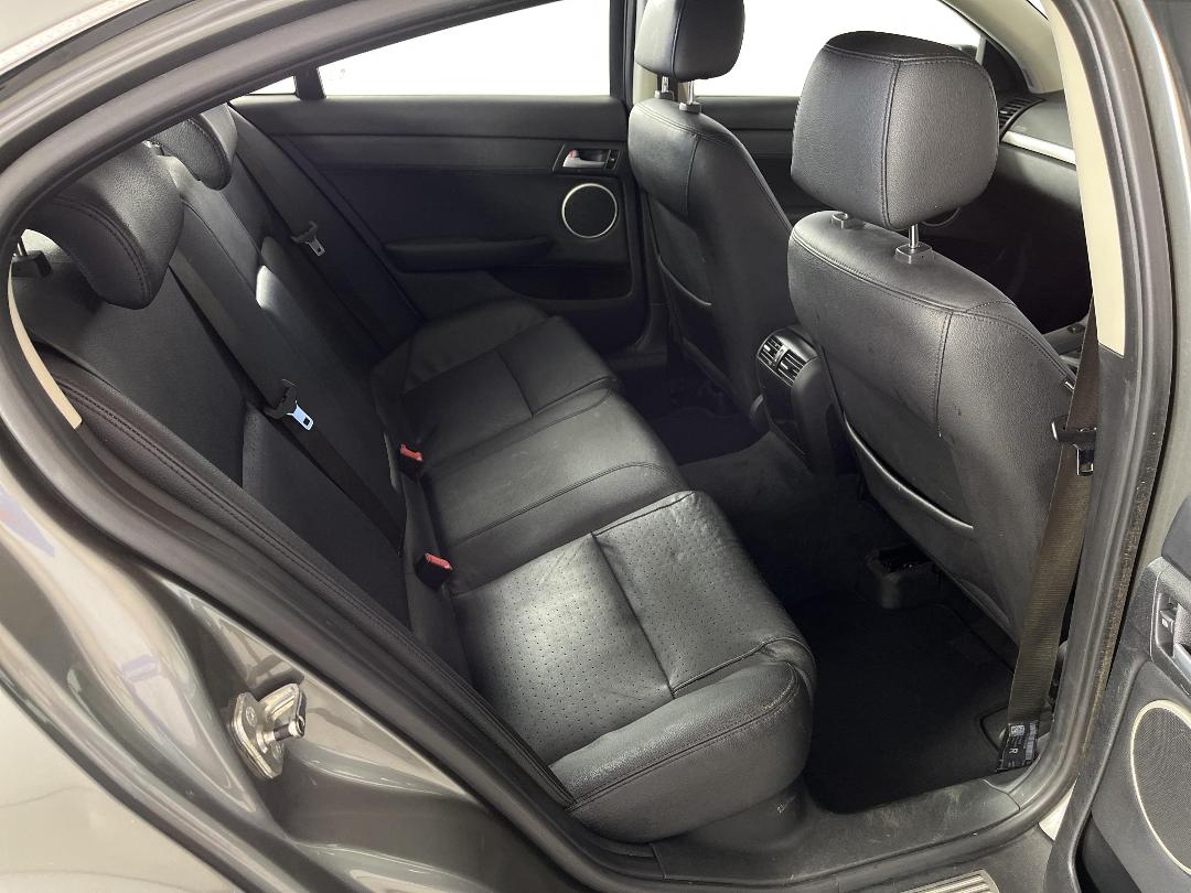 Photo '20' of Holden Commodore Photo '20' of Holden Commodore