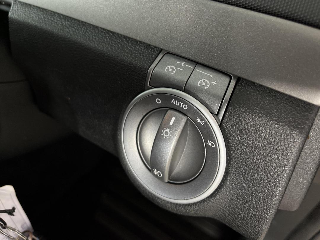 Photo '23' of Holden Commodore Photo '23' of Holden Commodore