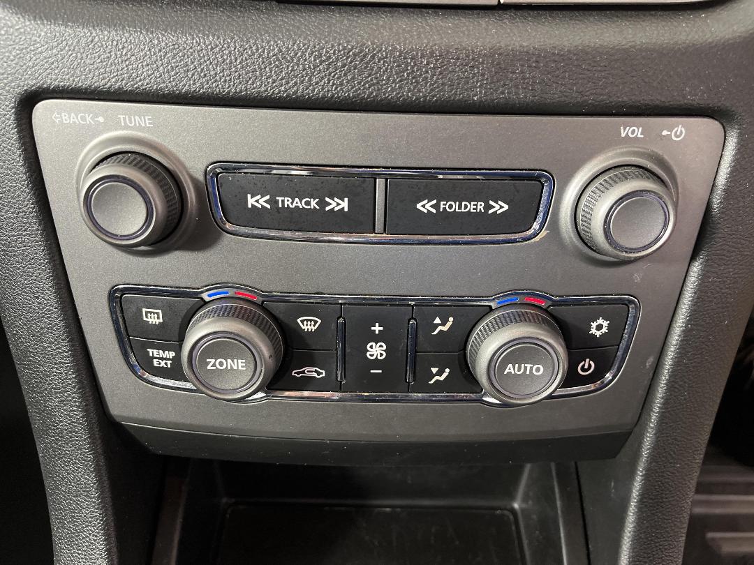 Photo '28' of Holden Commodore Photo '28' of Holden Commodore