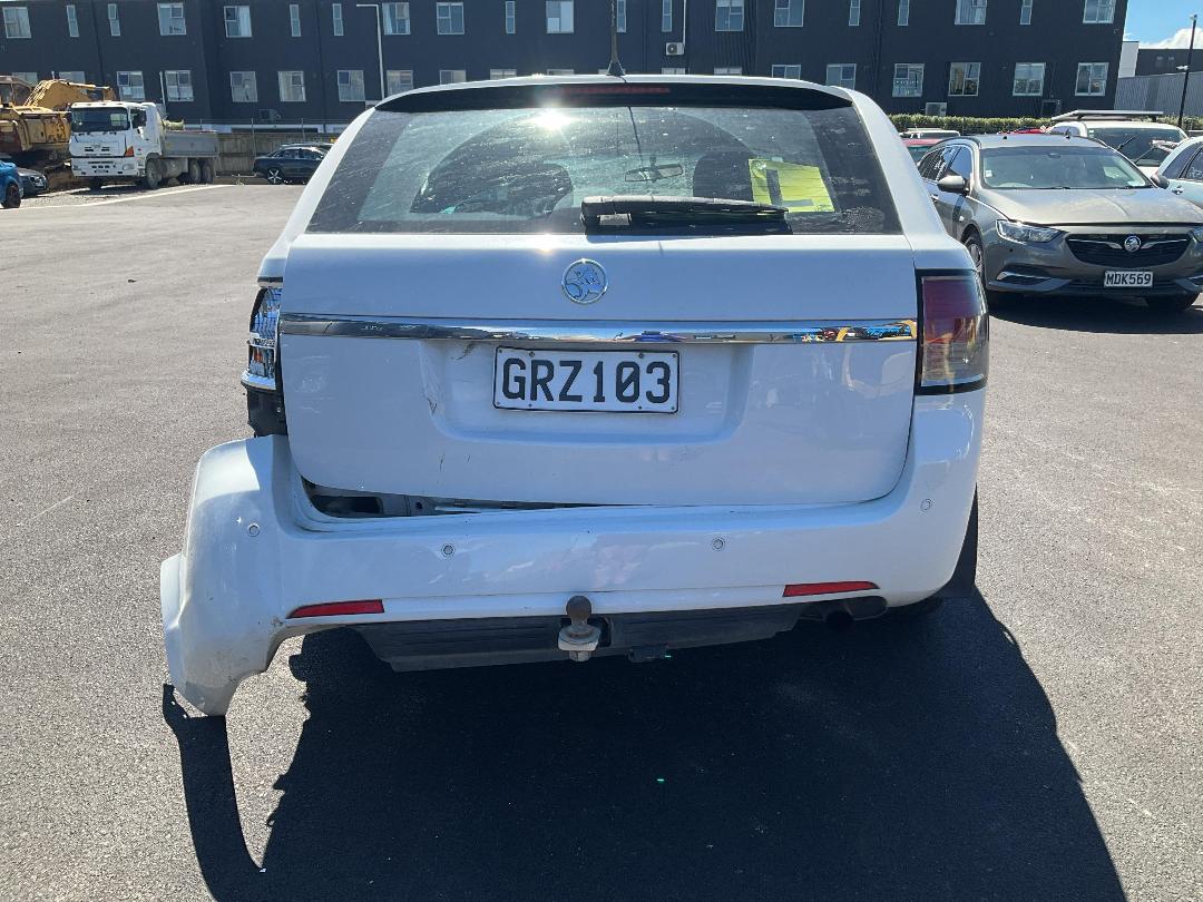 Photo '4' of Holden Commodore Omega Photo '4' of Holden Commodore Omega