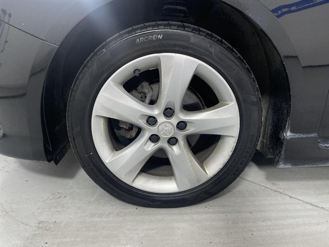 Photo '10' of Holden Cruze