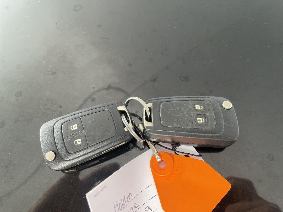 Photo '22' of Holden Cruze