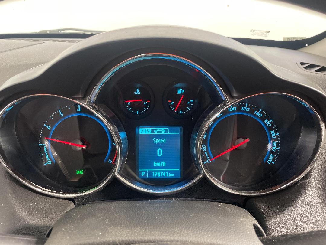 Photo '21' of Holden Cruze