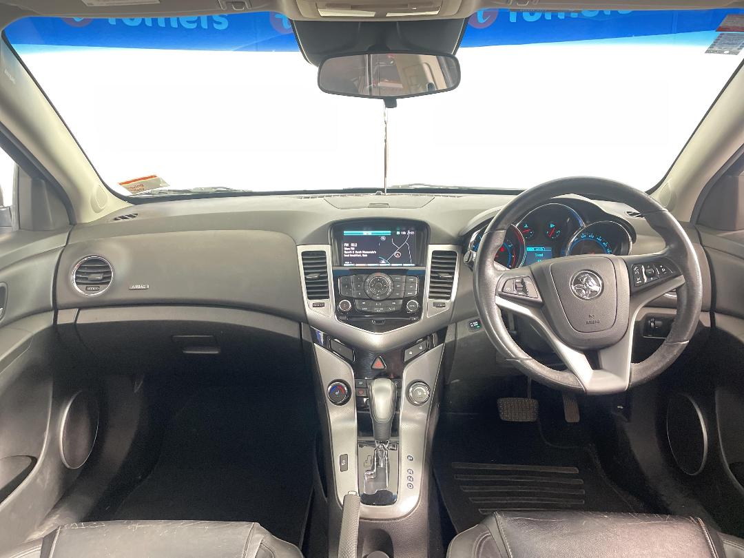 Photo '17' of Holden Cruze