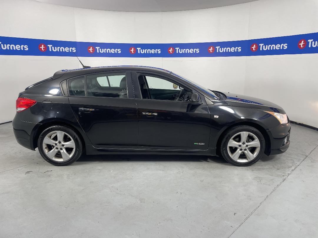 Photo '24' of Holden Cruze