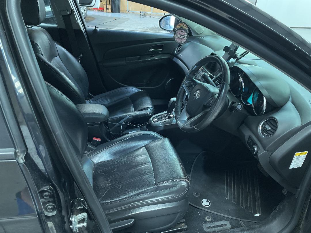 Photo '7' of Holden Cruze SRI-V HB T