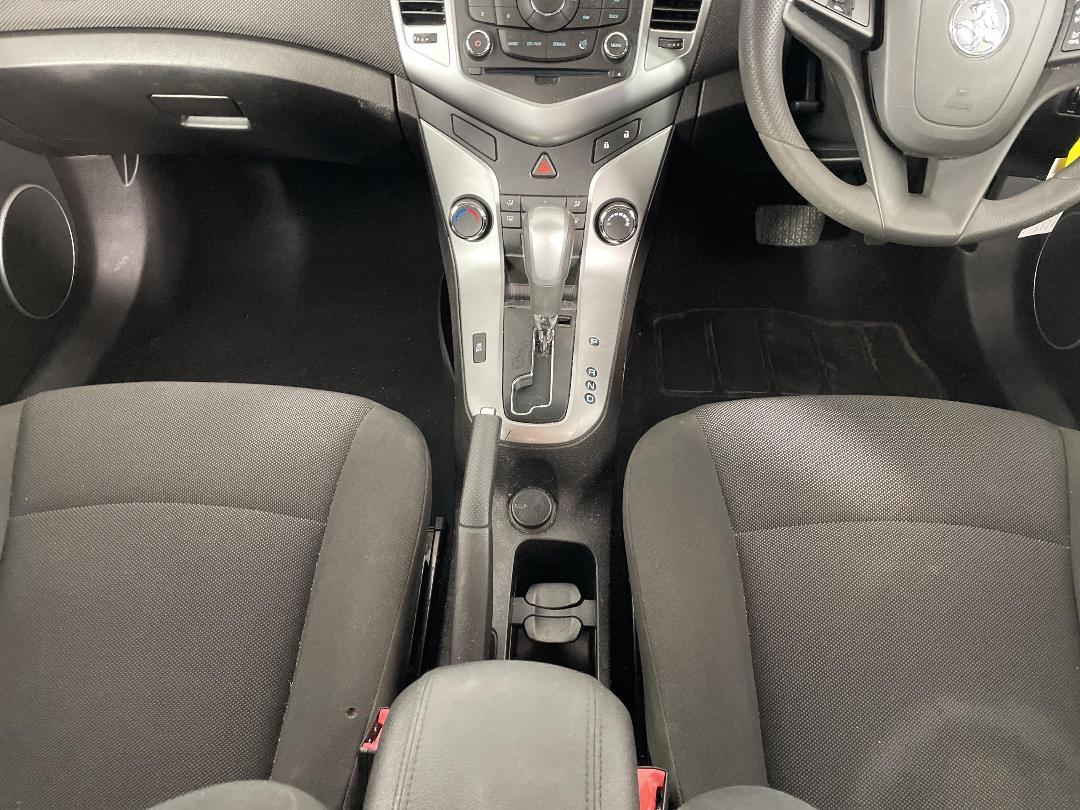 Photo '18' of Holden Cruze Photo '18' of Holden Cruze