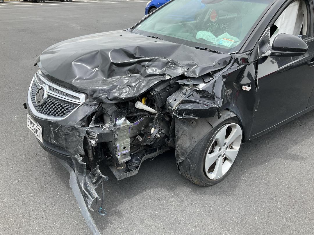 Photo '13' of Holden Cruze Equipe HB