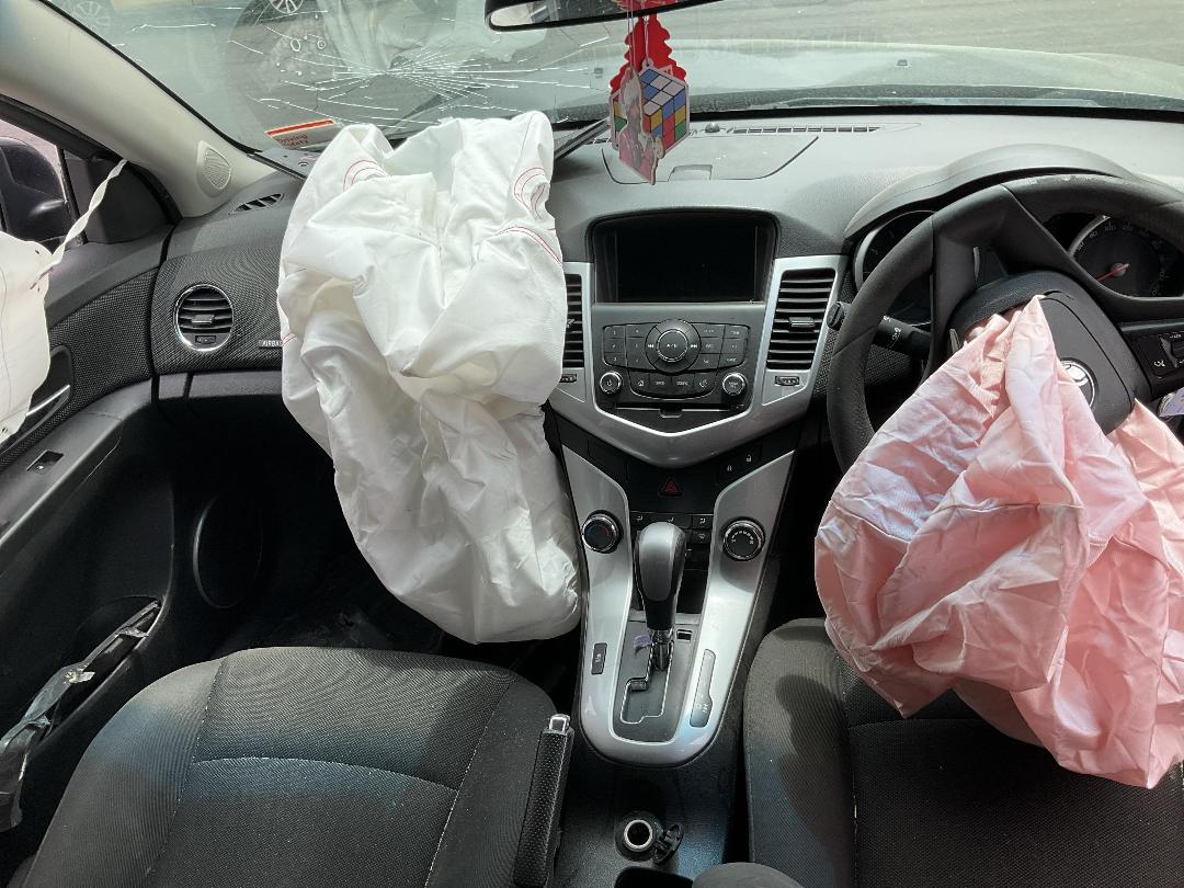 Photo '16' of Holden Cruze Equipe HB