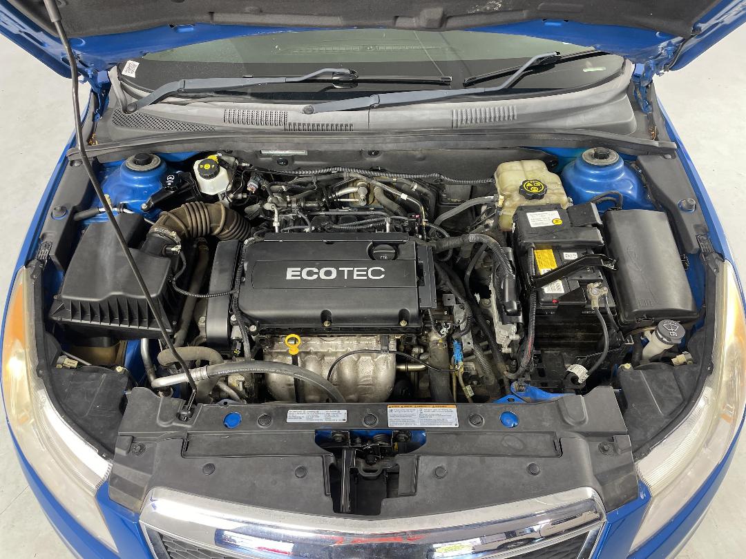 Photo '13' of Holden Cruze