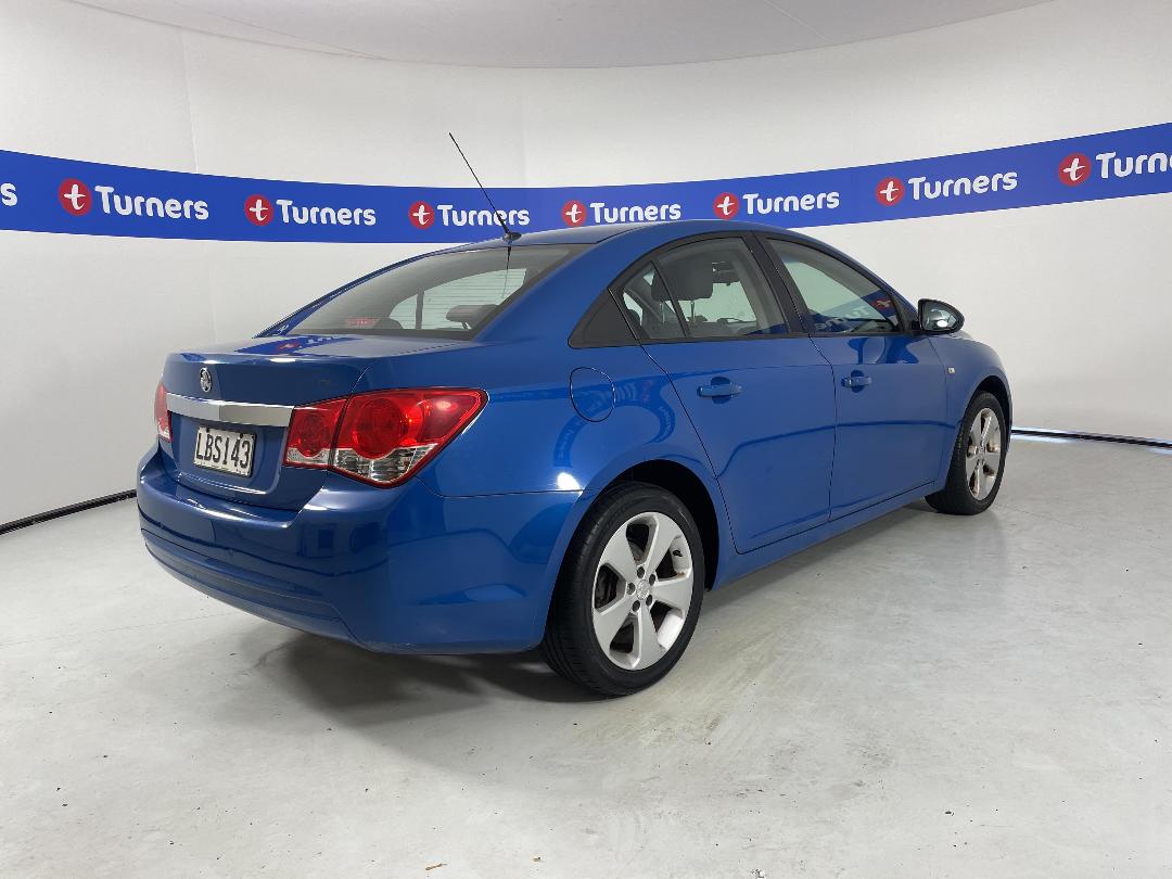 Photo '7' of Holden Cruze