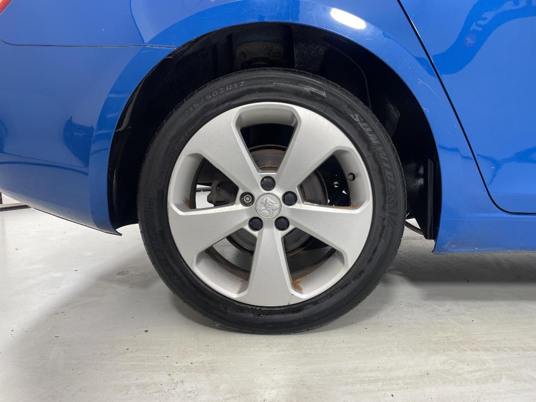 Photo '12' of Holden Cruze