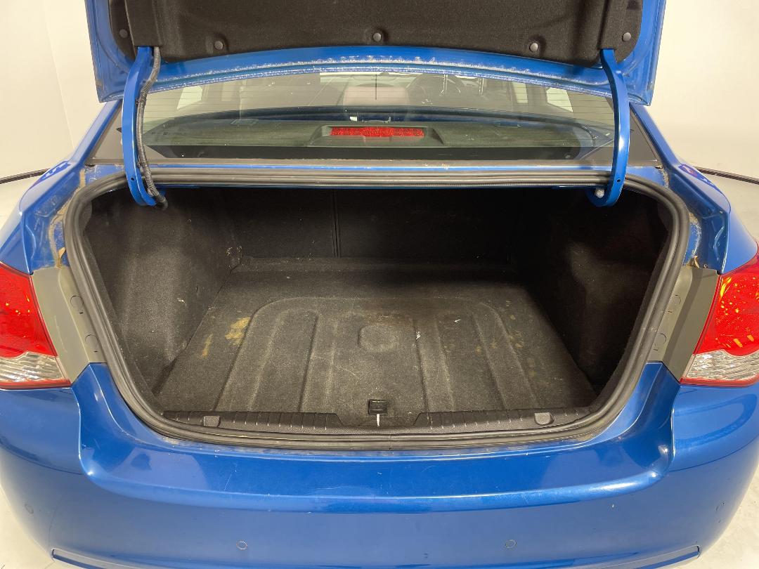 Photo '14' of Holden Cruze