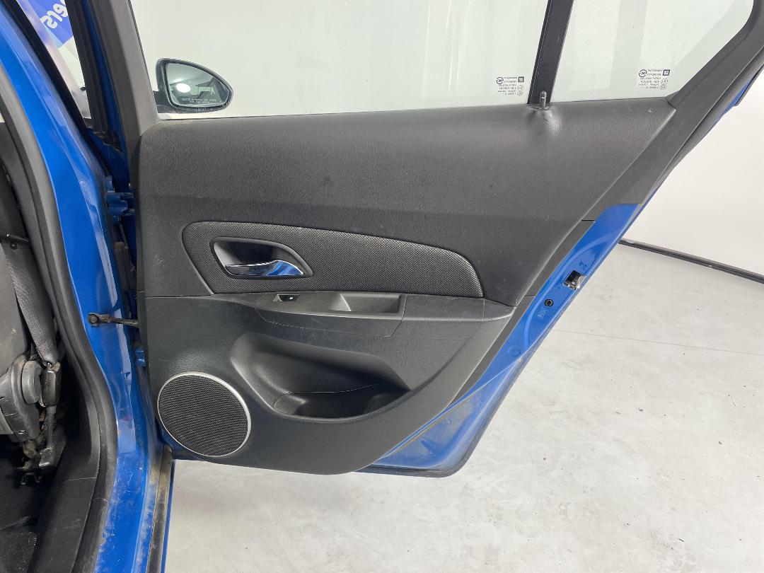 Photo '19' of Holden Cruze