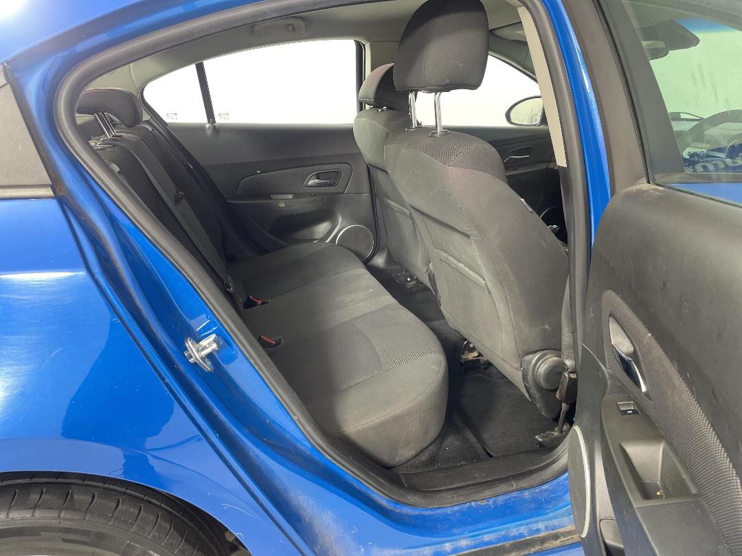 Photo '20' of Holden Cruze