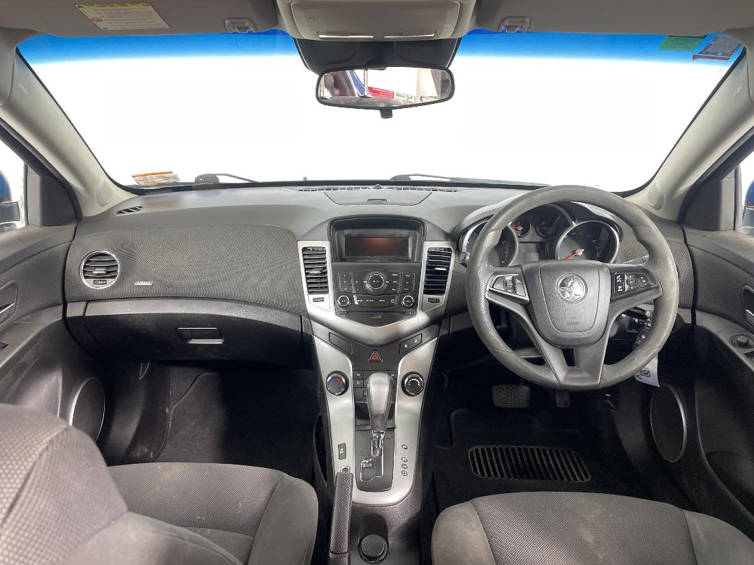 Photo '17' of Holden Cruze