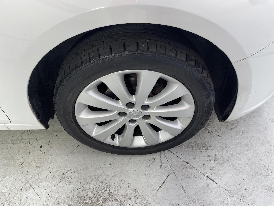 Photo '9' of Holden Cruze