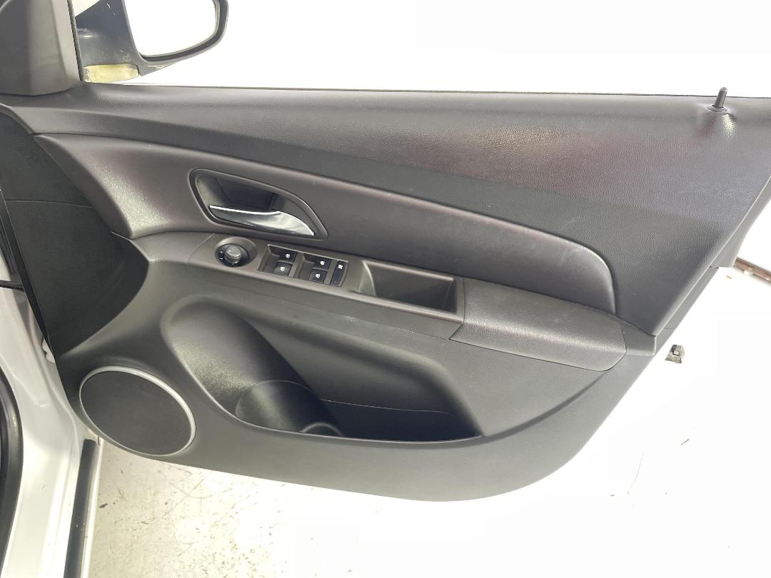 Photo '15' of Holden Cruze