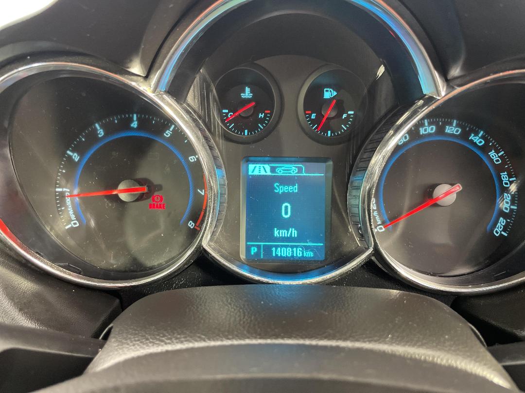 Photo '21' of Holden Cruze