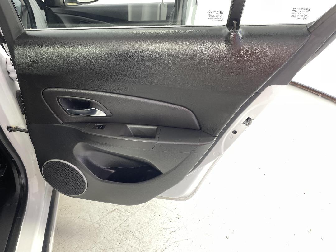 Photo '19' of Holden Cruze