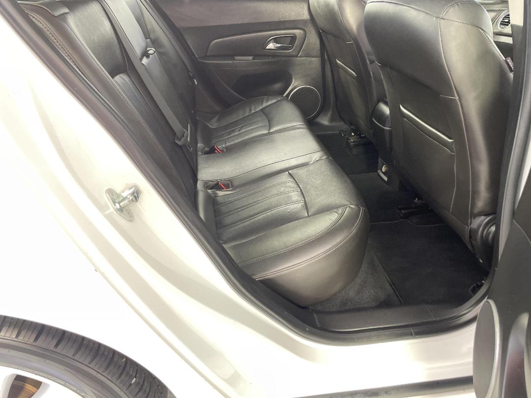 Photo '20' of Holden Cruze