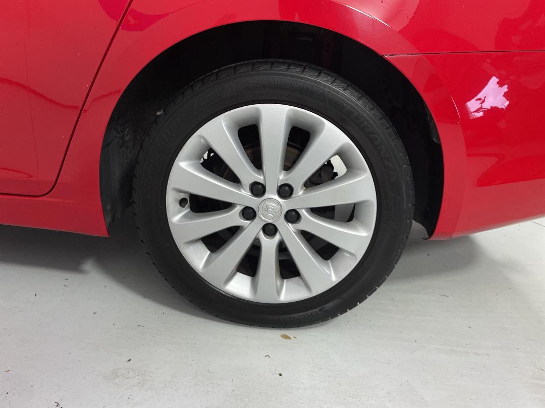 Photo '11' of Holden Cruze