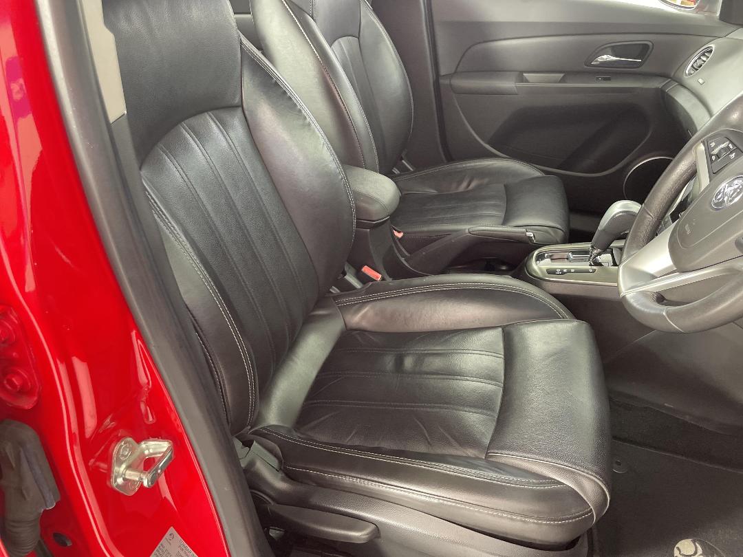 Photo '16' of Holden Cruze