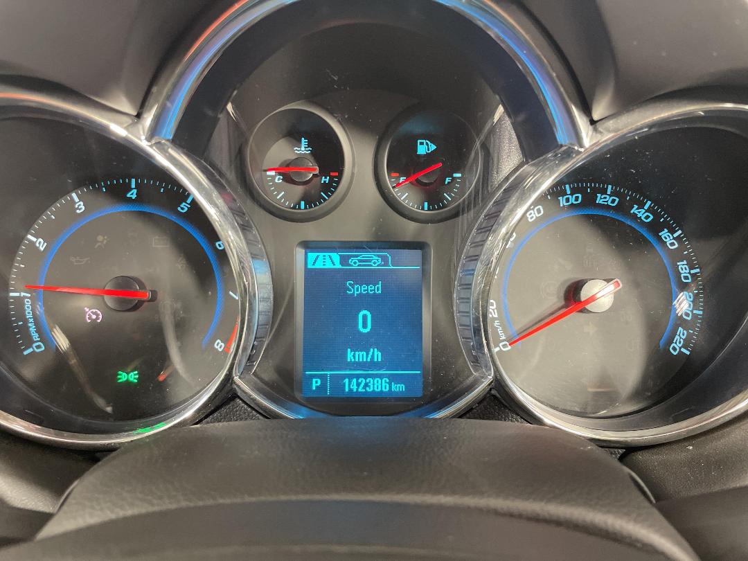 Photo '21' of Holden Cruze