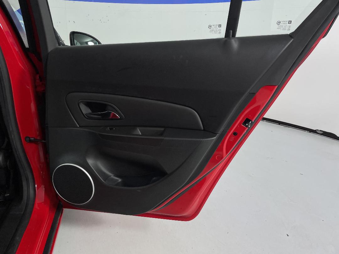 Photo '19' of Holden Cruze