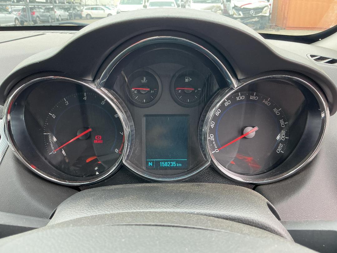 Photo '12' of Holden Cruze SRI V T