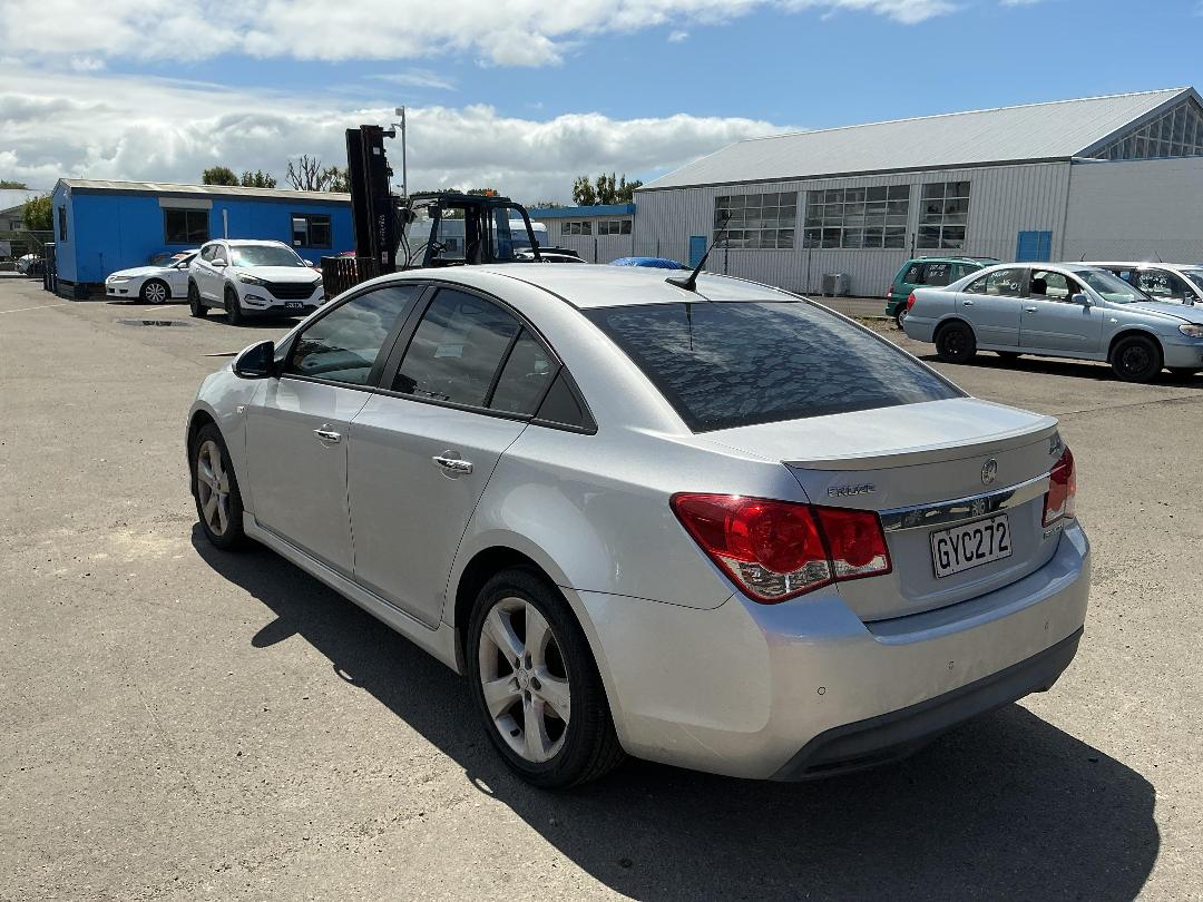 Photo '4' of Holden Cruze SRI V T