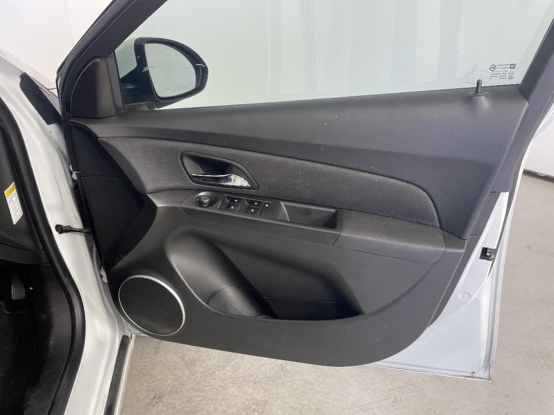 Photo '13' of Holden Cruze Equipe