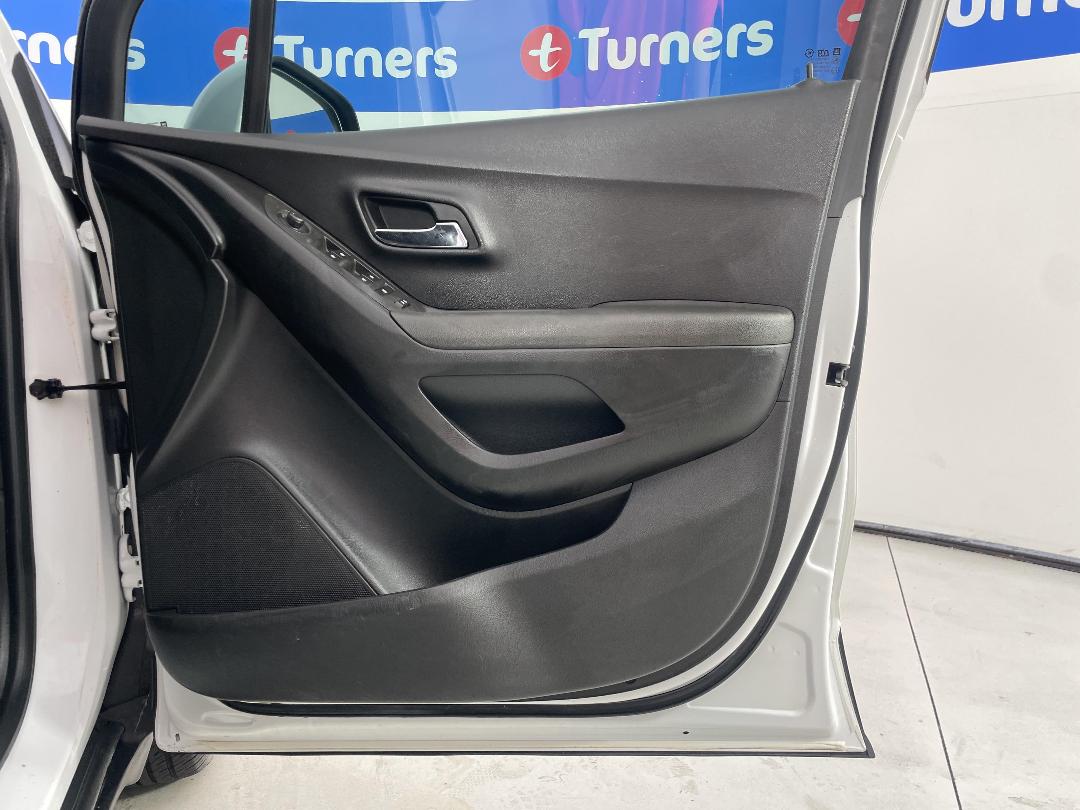 Photo '15' of Holden Trax Photo '15' of Holden Trax