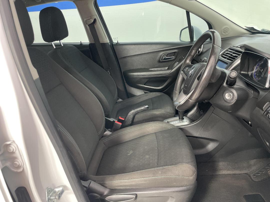 Photo '16' of Holden Trax Photo '16' of Holden Trax