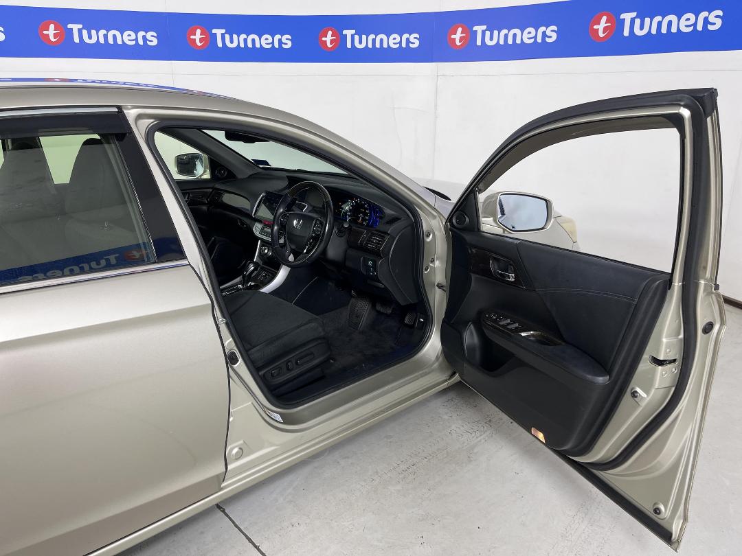 Photo '15' of Honda Accord Photo '15' of Honda Accord