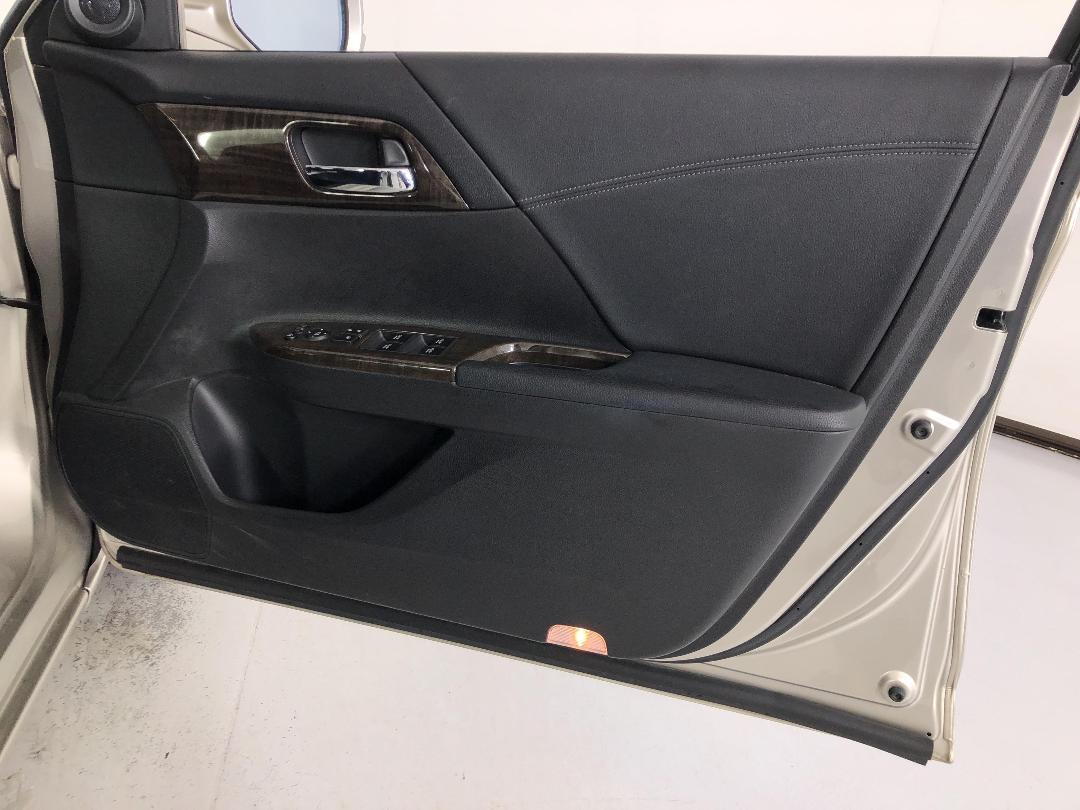 Photo '15' of Honda Accord Photo '15' of Honda Accord