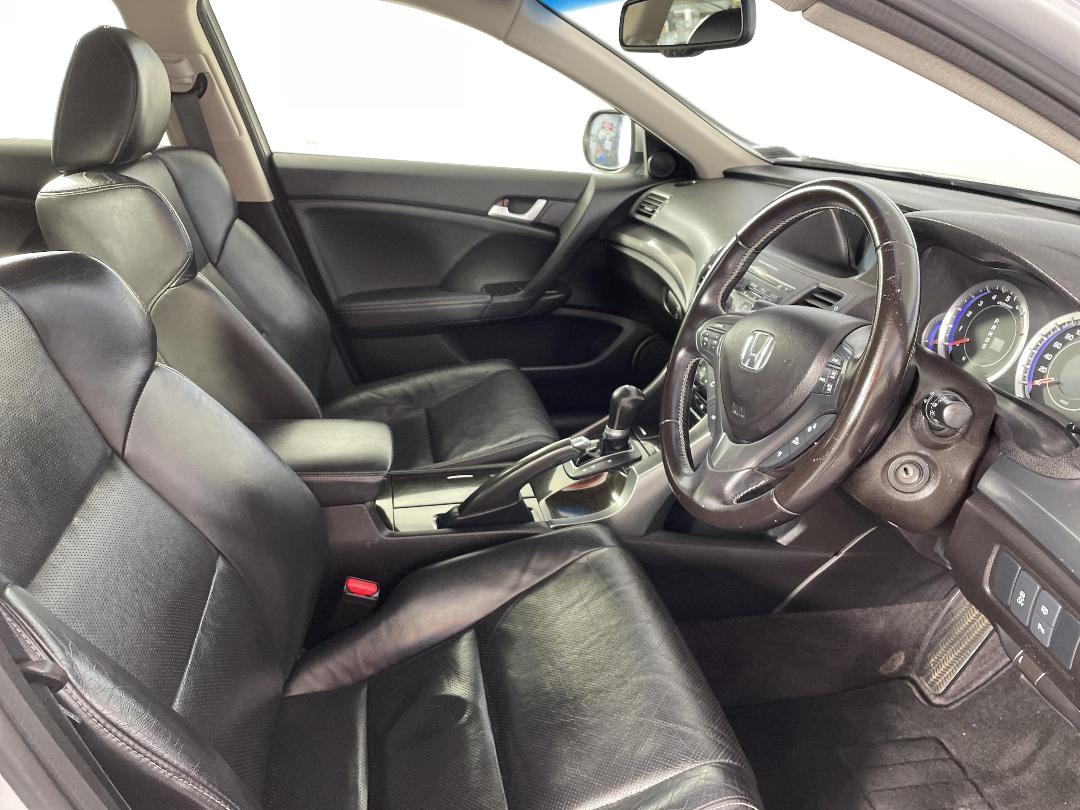 Photo '16' of Honda Accord