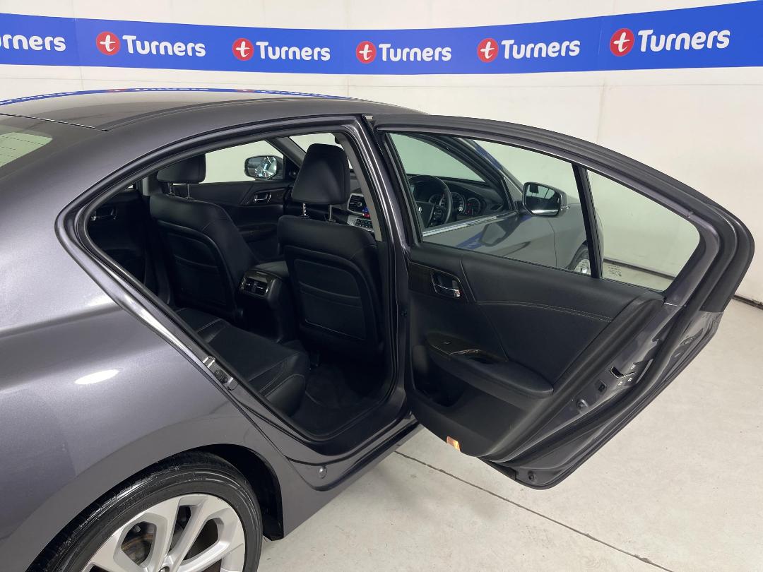 Photo '19' of Honda Accord