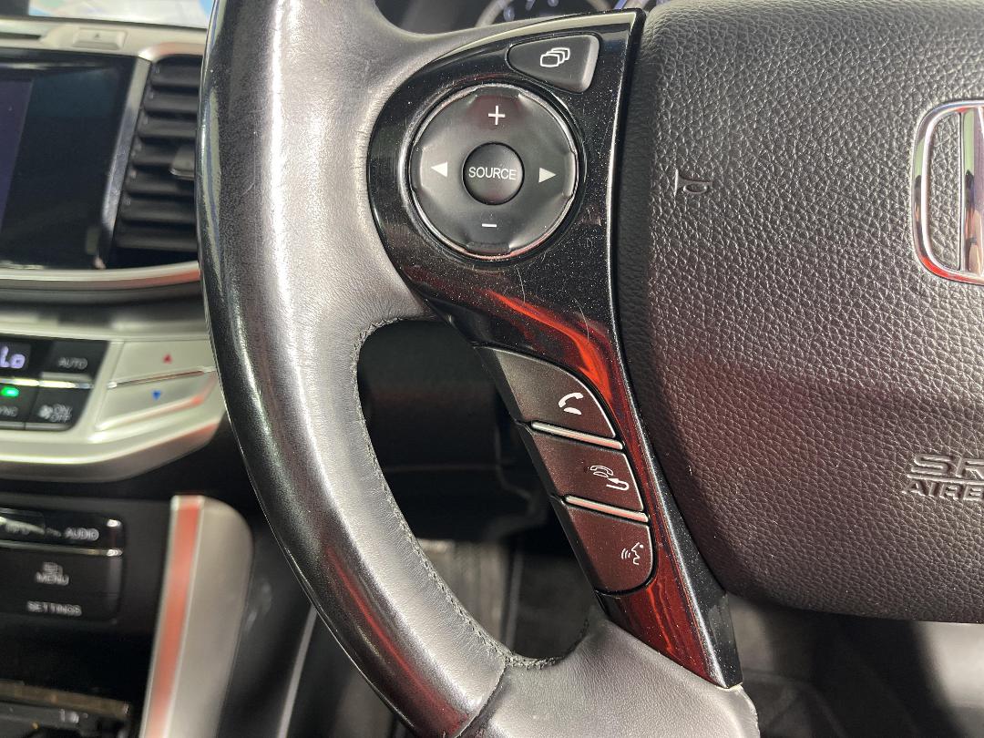 Photo '29' of Honda Accord