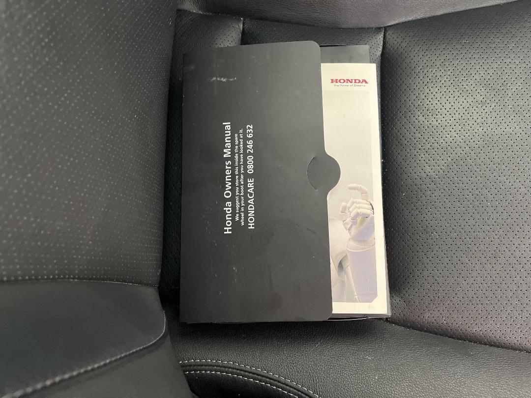 Photo '32' of Honda Accord