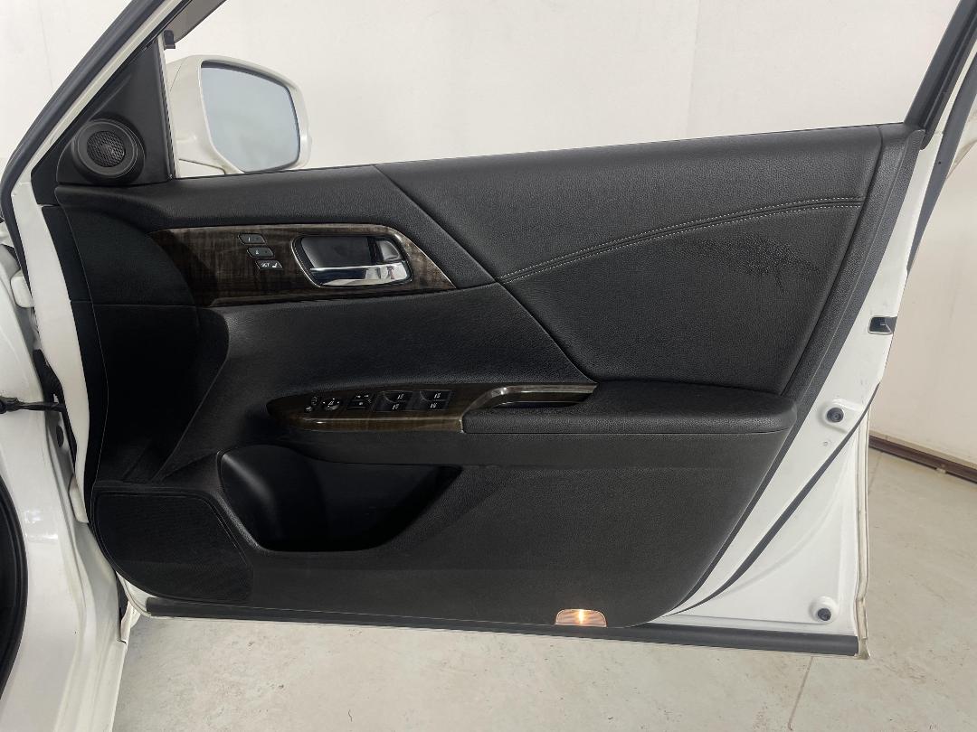 Photo '15' of Honda Accord Photo '15' of Honda Accord