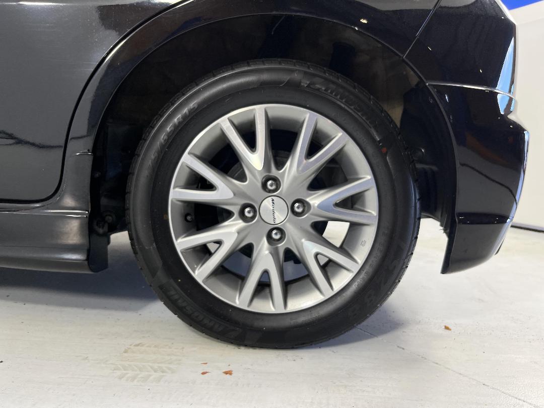 Photo '11' of Honda FIT